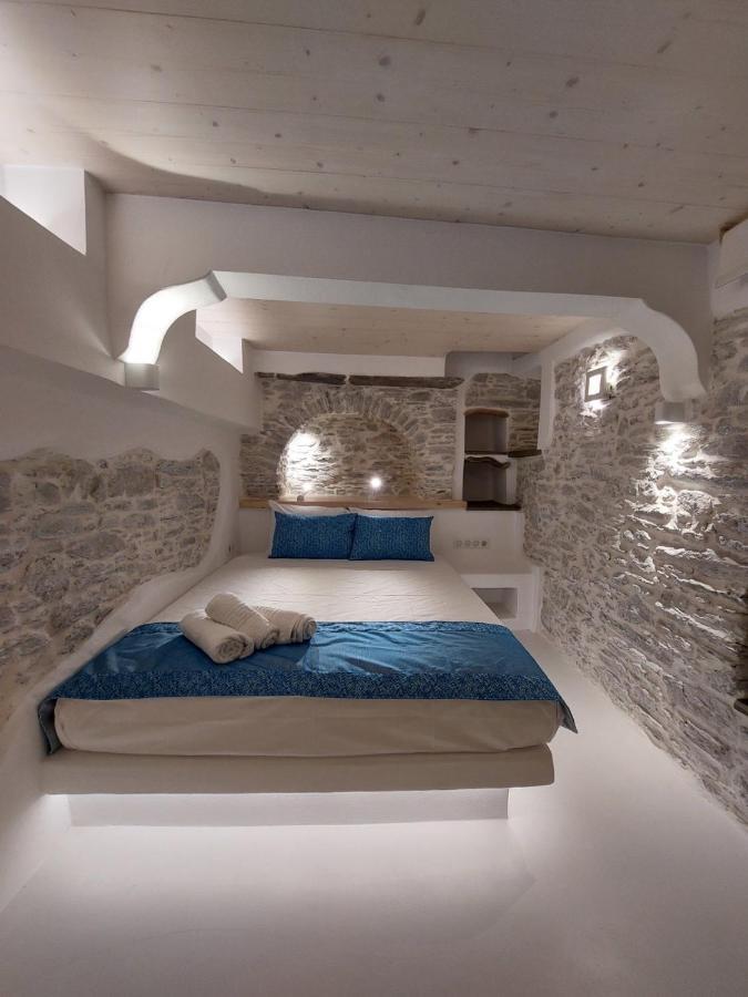 Margaret'S Houses In Tinos Town Exterior photo